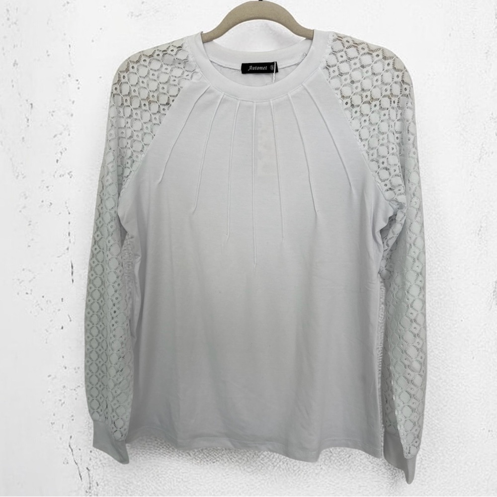 Women’s White Lace Sleeve Long Sleeve Top NWT Size Small